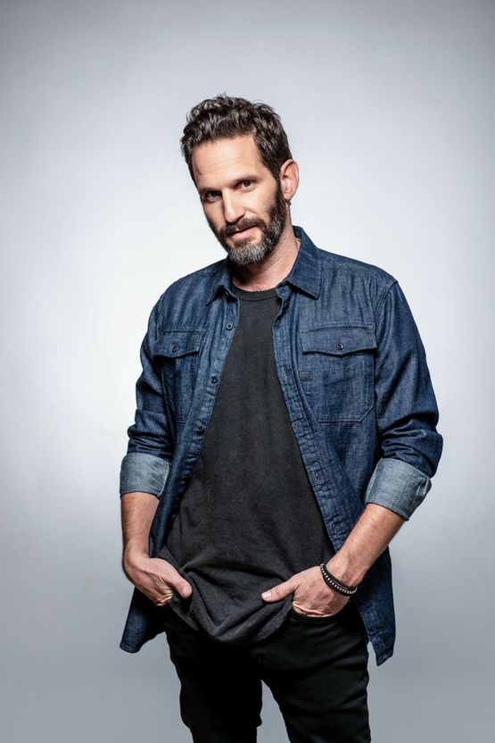 תמונת מופע: גורי אלפי - סטנד אפ